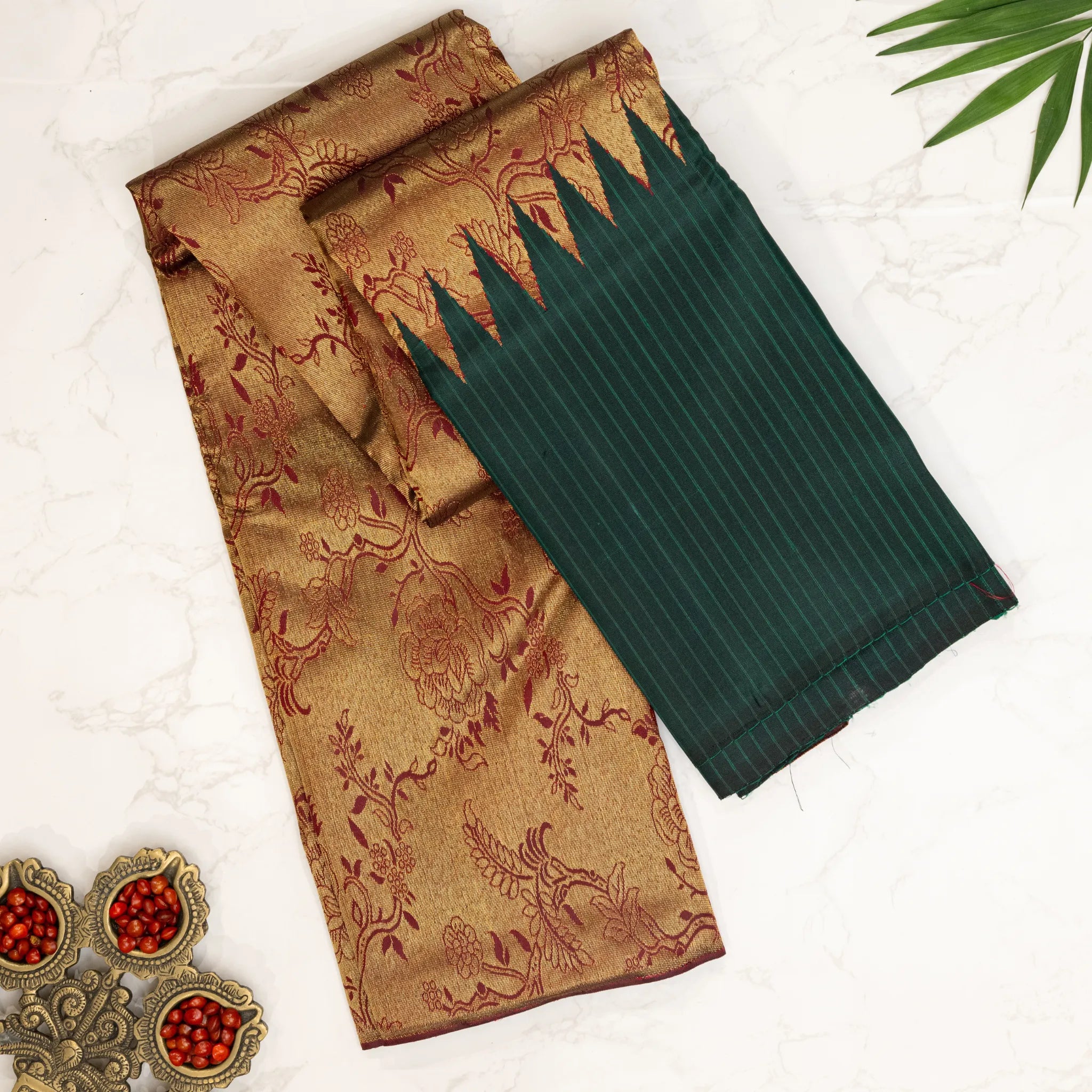 Forest Green Kanchipuram Silk Saree – Antique Gold Floral Brocade Pallu with Temple Border