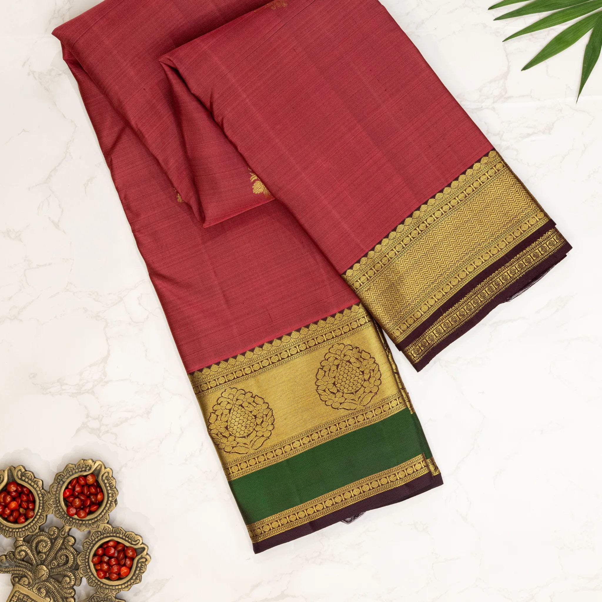 Dusty Rose Kanchipuram Silk Saree – Gold Buttas with Green Contrast Zari Border