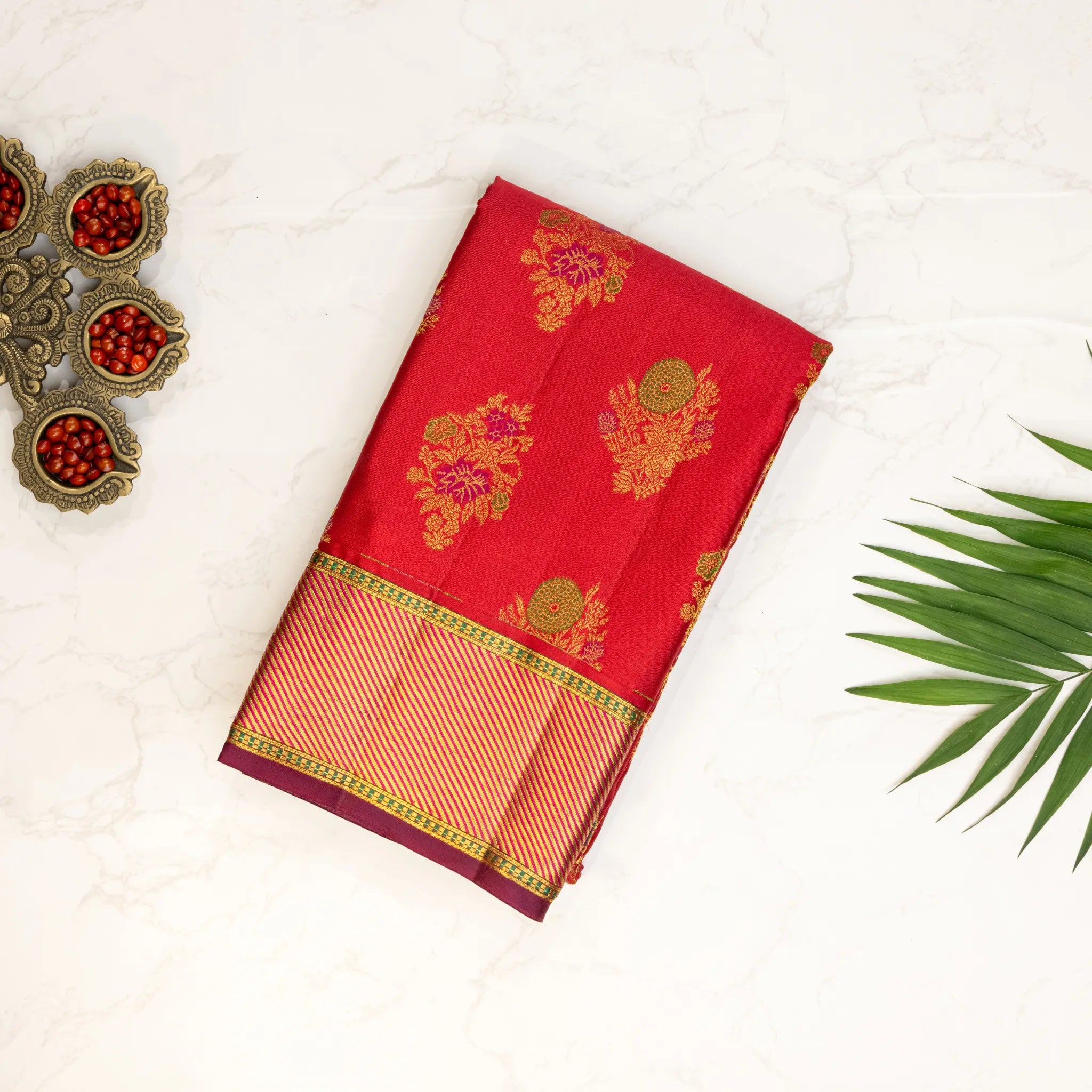 Deep Magenta Cotton Silk Saree – Gold Fan Woven Design with Ornate Floral Pallu