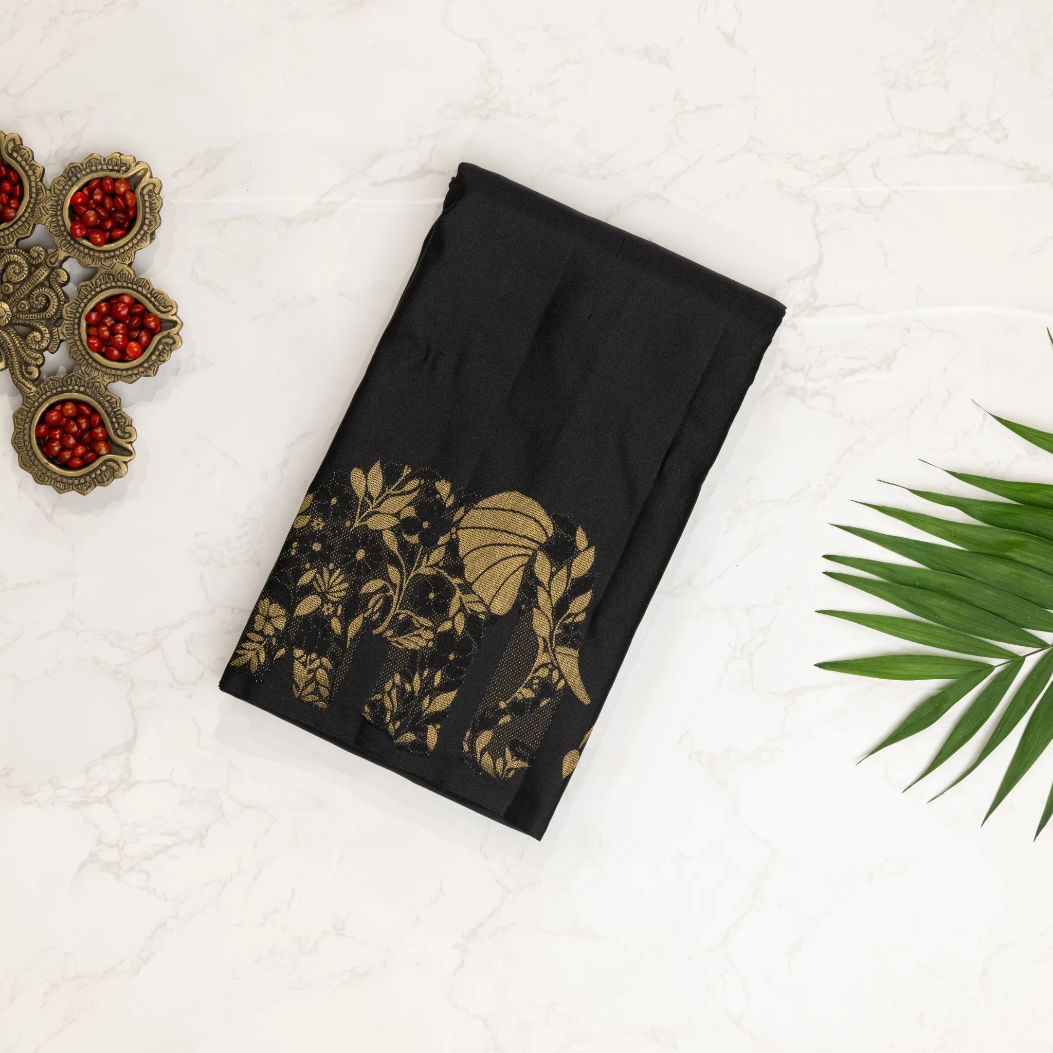 Black Soft Silk Saree – Gold Floral Jacquard Pallu with Elegant Botanical Weave