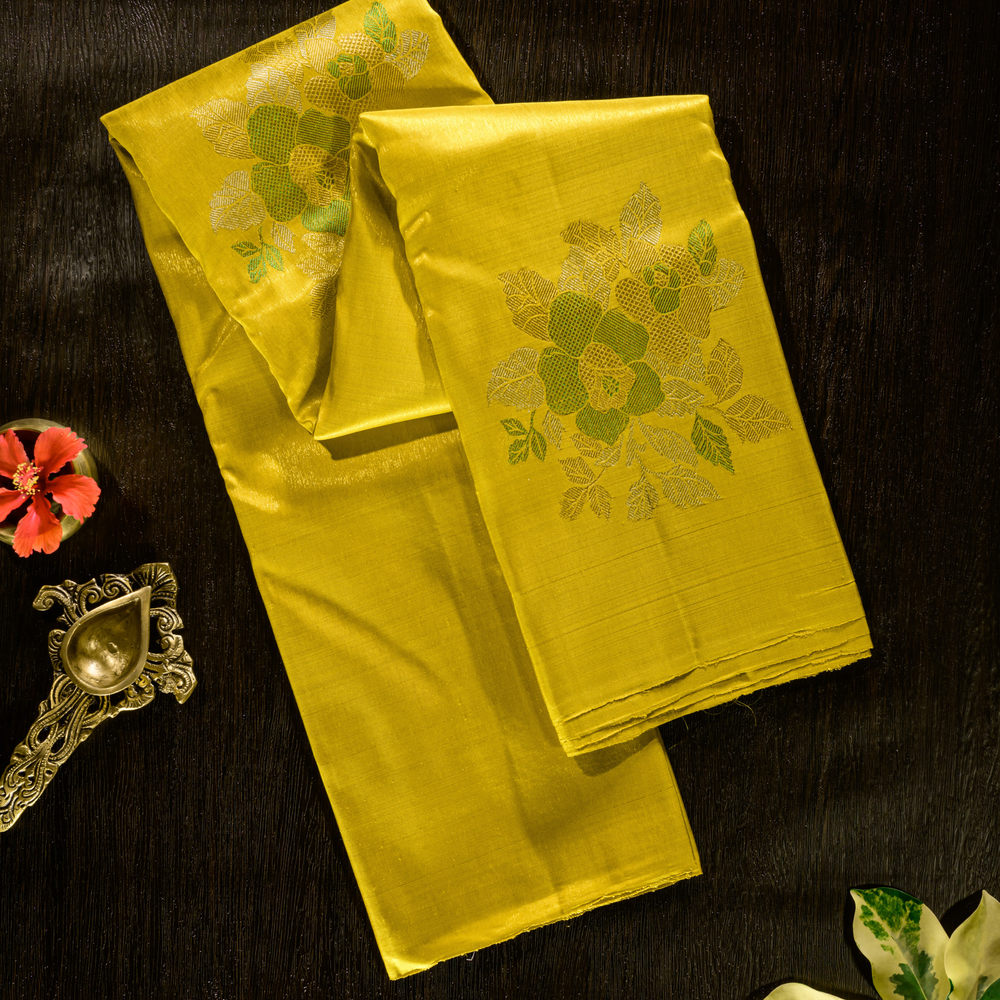 Kanak Pushpa Ivory Brocade Saree