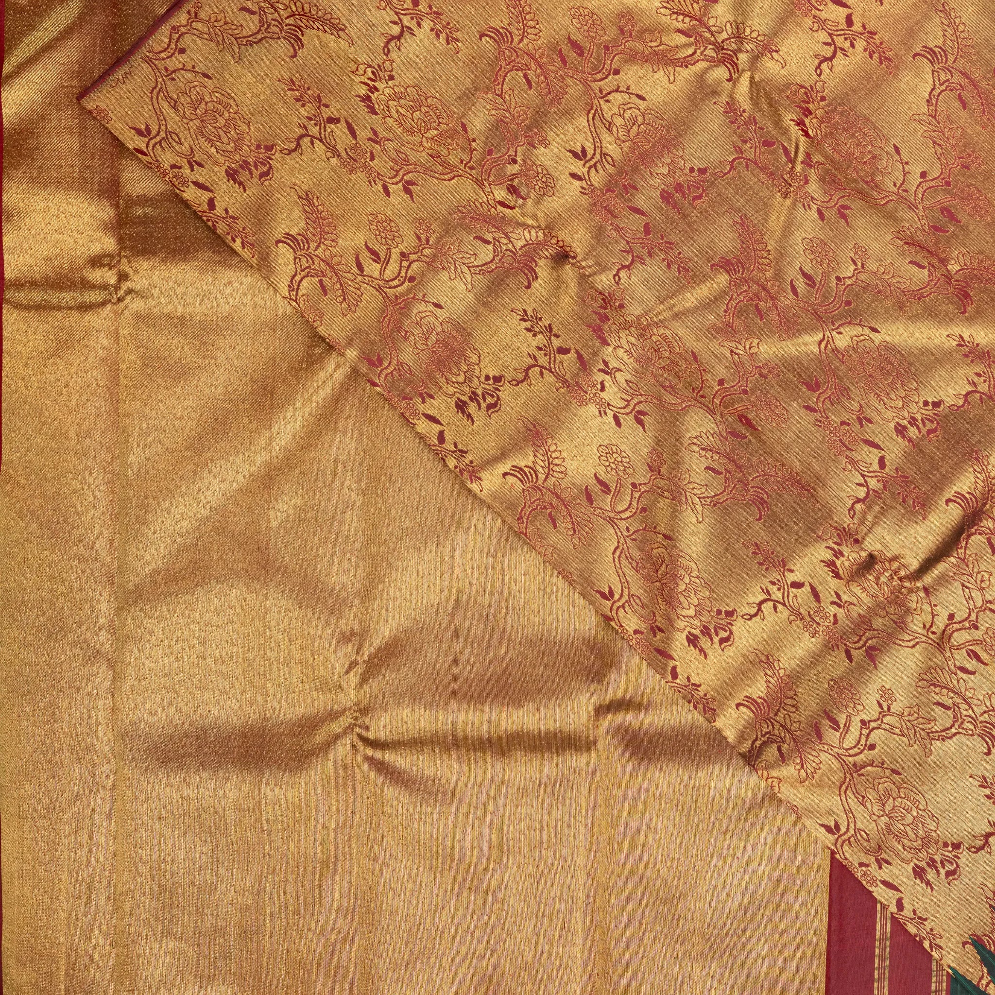 Forest Green Kanchipuram Silk Saree – Antique Gold Floral Brocade Pallu with Temple Border