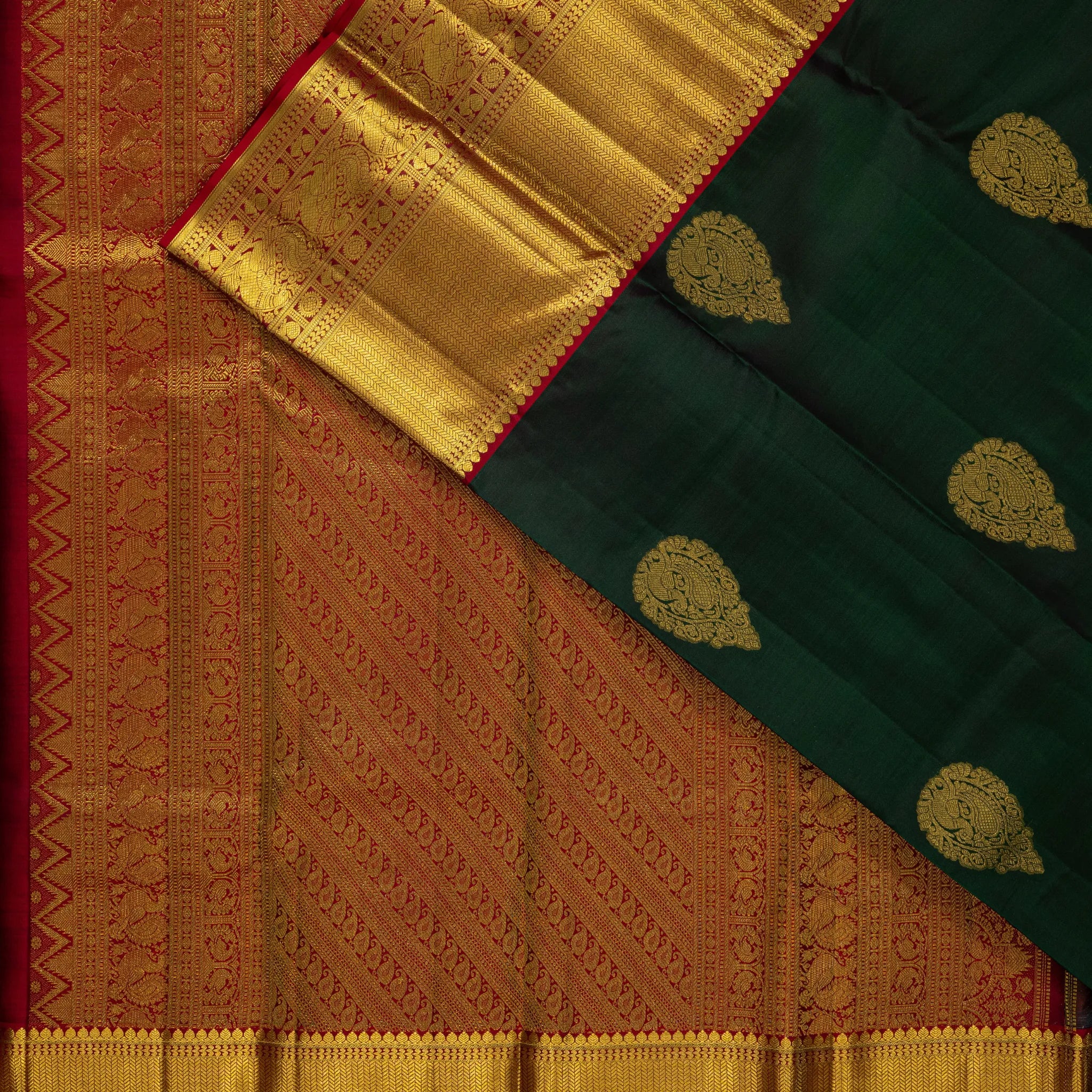Harithambari Rajarajeshwari – Kanchipuram Silk Saree