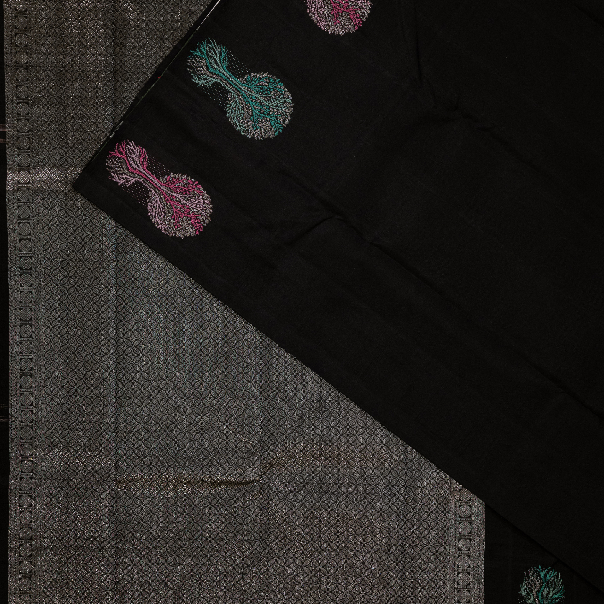 Neelambari Vriksha – Kanchipuram Silk Saree