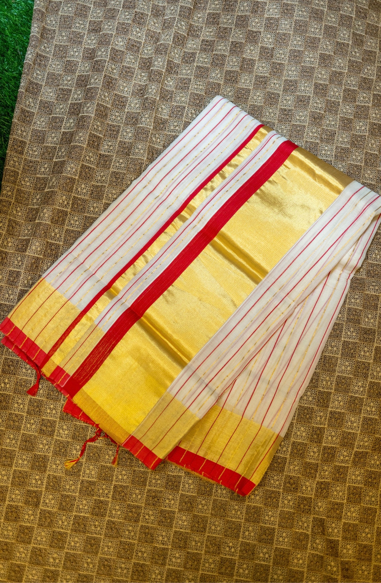 Royal pure Kerala handloom set saree with red stripes design