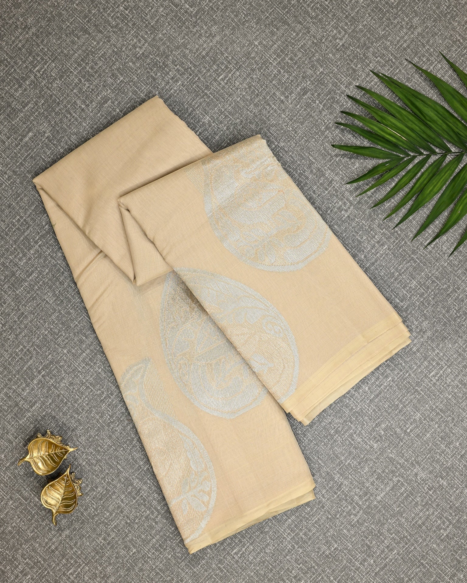 Beige Gold Tissue kanchipuram Silk Saree