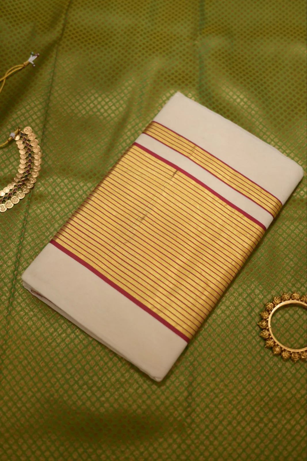Heritage Kerala Set Mundu with Royal Pattu Kara Design
