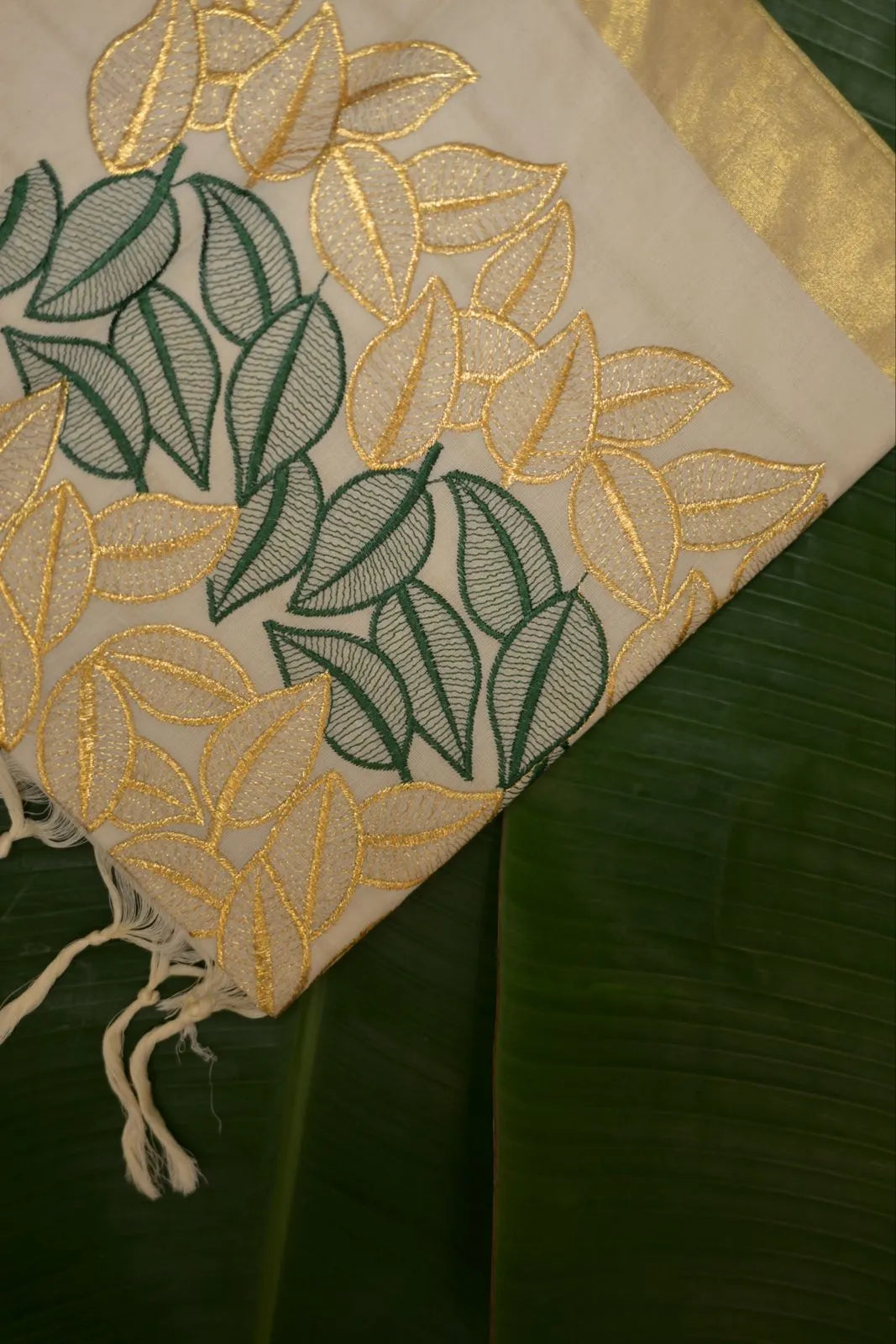 Golden Leaf Heritage Kerala Set Mundu