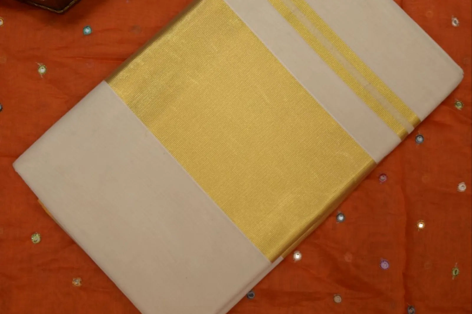 Classic Kerala Kasavu Saree with Rich Gold Pallu