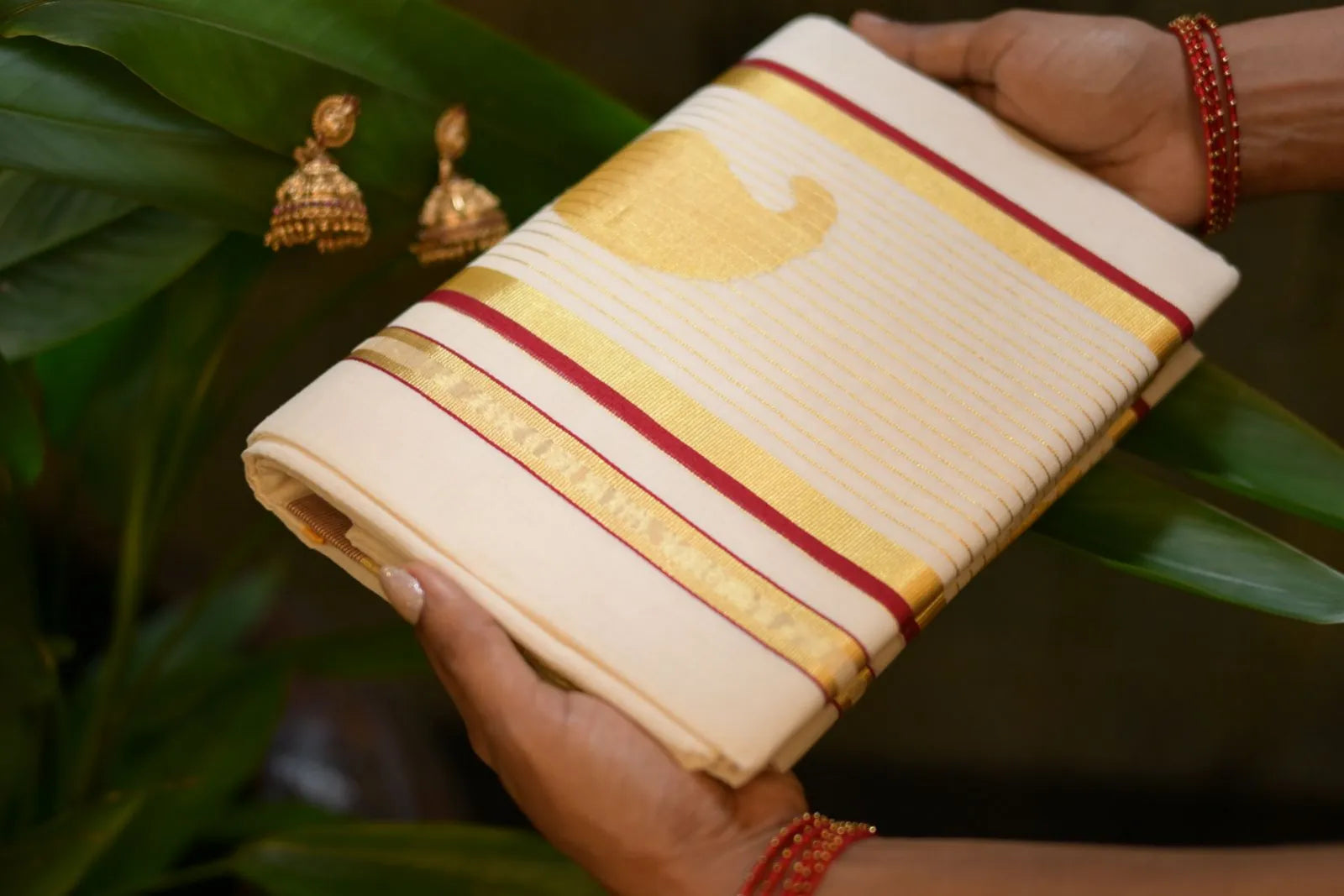Premium Kerala Kasavu Set Mundu with Golden Mango Motif
