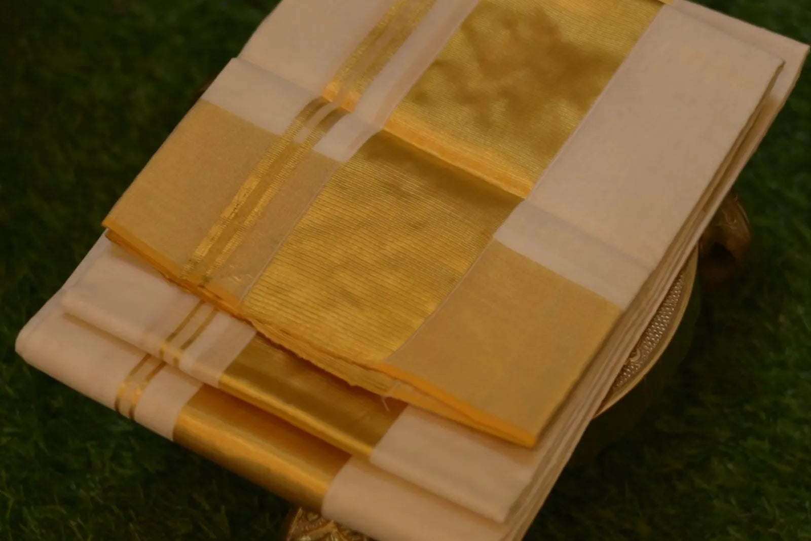 Premium Kerala Set Mundu with Royal Maha Kasavu