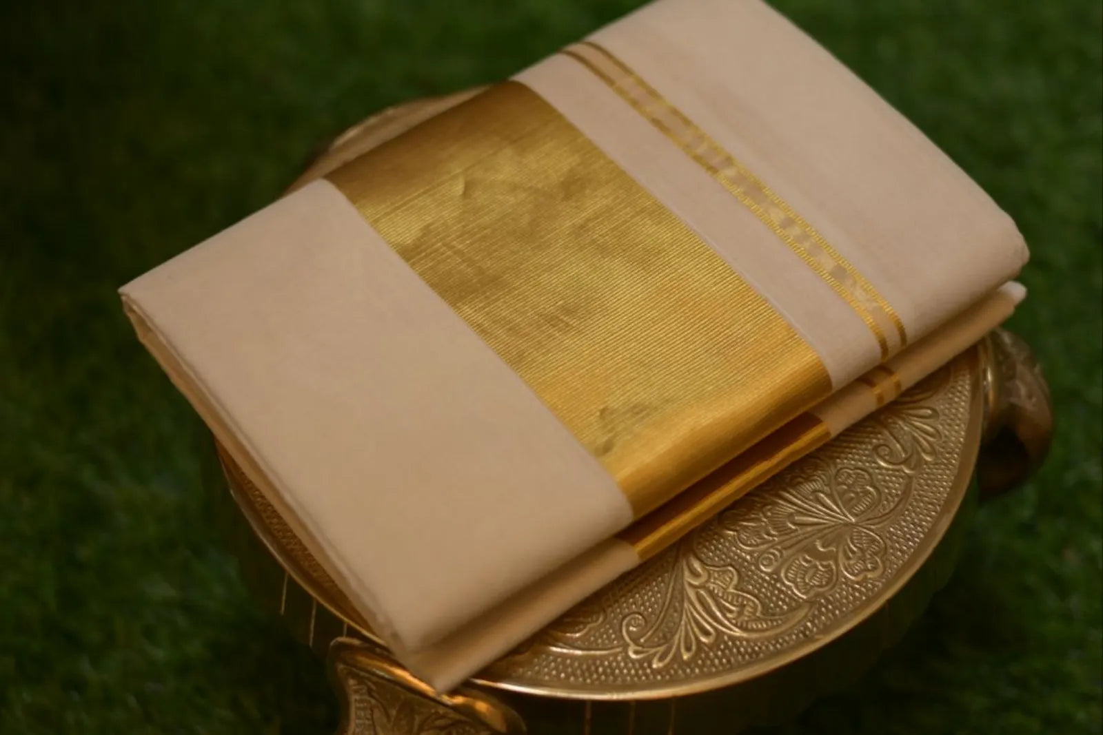 Premium Kerala Set Mundu with Royal Maha Kasavu